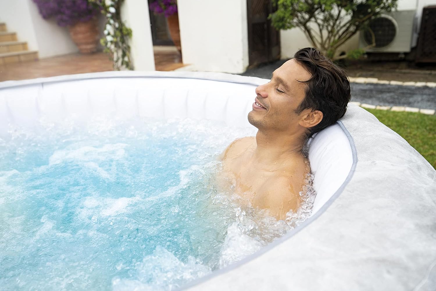 Lay-Z-Spa® Miami Airjet2 round inflatable spa - 4 people